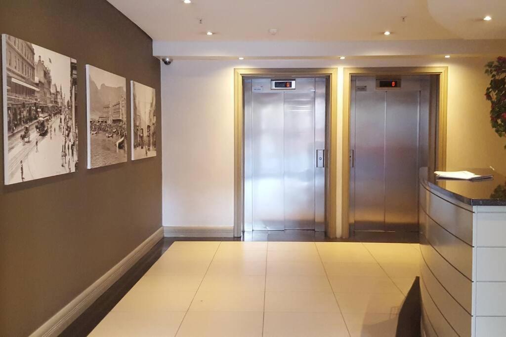 Four Seasons 818- Spacious Cbd Studio - Onsite Parking, Gym & Rooftop Pool Apartman Fokváros Kültér fotó
